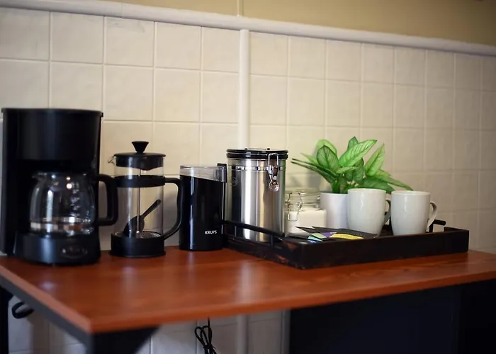 Hostwise - Block To Agh - King Bed, Free Off Street Parking * Pittsburgh